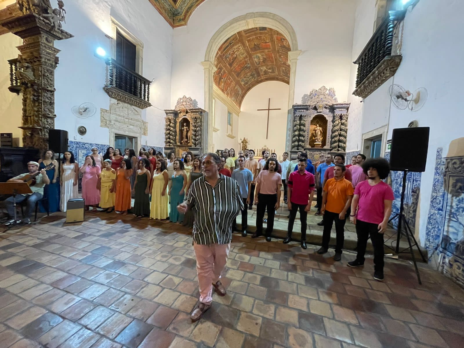 CORAL GAZZI DE SÁ DA UFPB SE APRESENTA COM HUMORISTA DURANTE SHOWS EM JOÃO PESSOA E RECIFE Foto: Divulgação