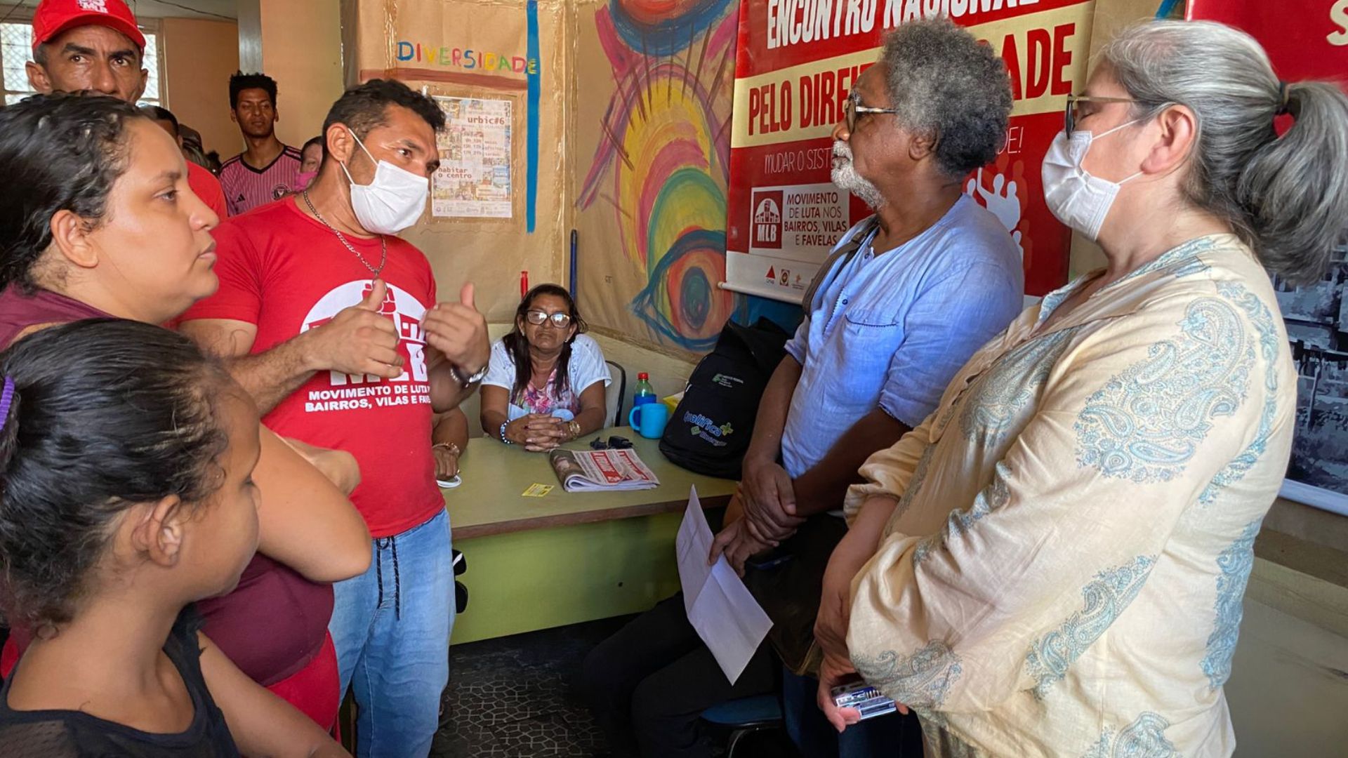 Comissão criada pela Reitoria visita a ocupação ao prédio da antiga FUNAPE Foto: Acervo Pessoal