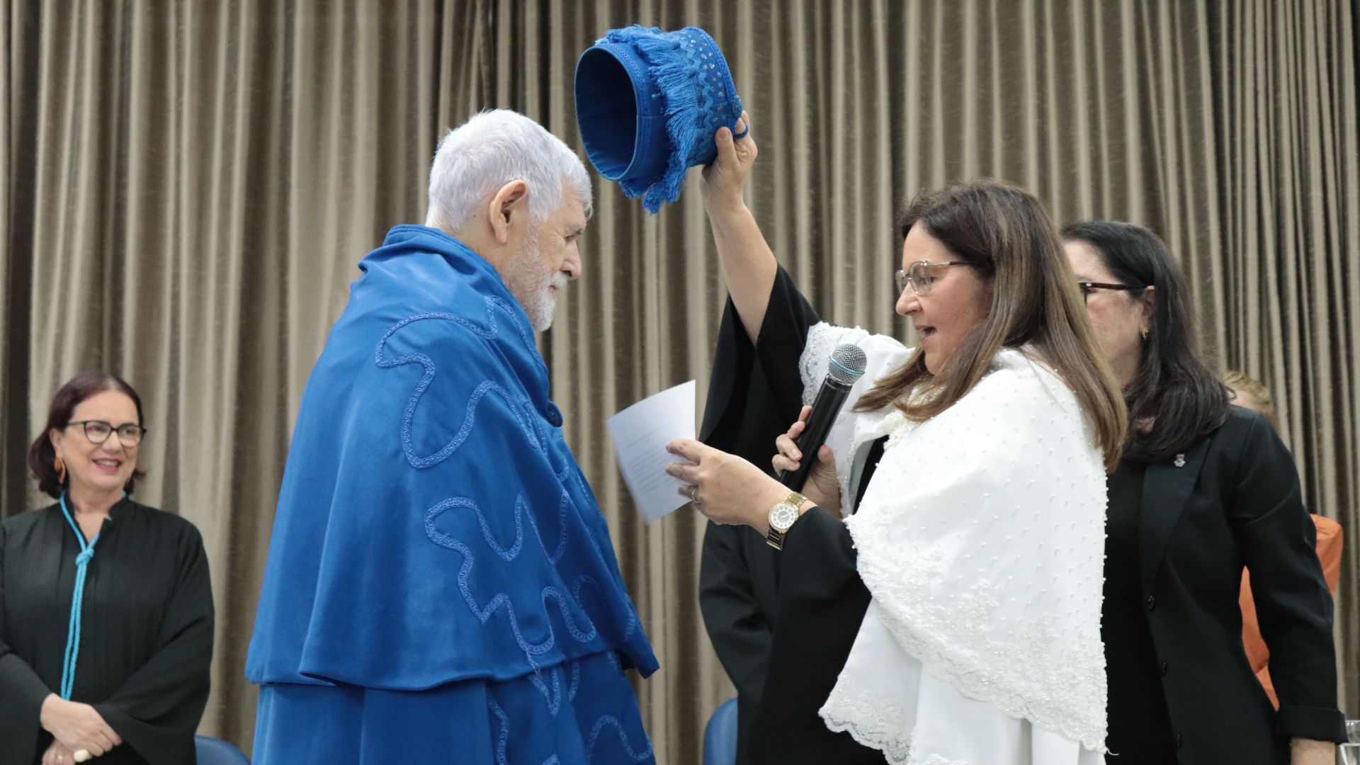 Luiz Couto recebe título de Doutor Honoris Causa na UFPB Luiz Couto recebe título de Doutor Honoris Causa na UFPB