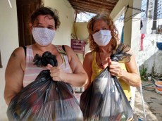 Na primeira semana deste mês, voluntários entregaram mais de 100 cestas básicas. São disponibilizadas duas contas bancárias e cinco pontos para doação em João Pessoa. Crédito: Fórum dos Fóruns de Cultura da Paraíba/Autor desconhecido