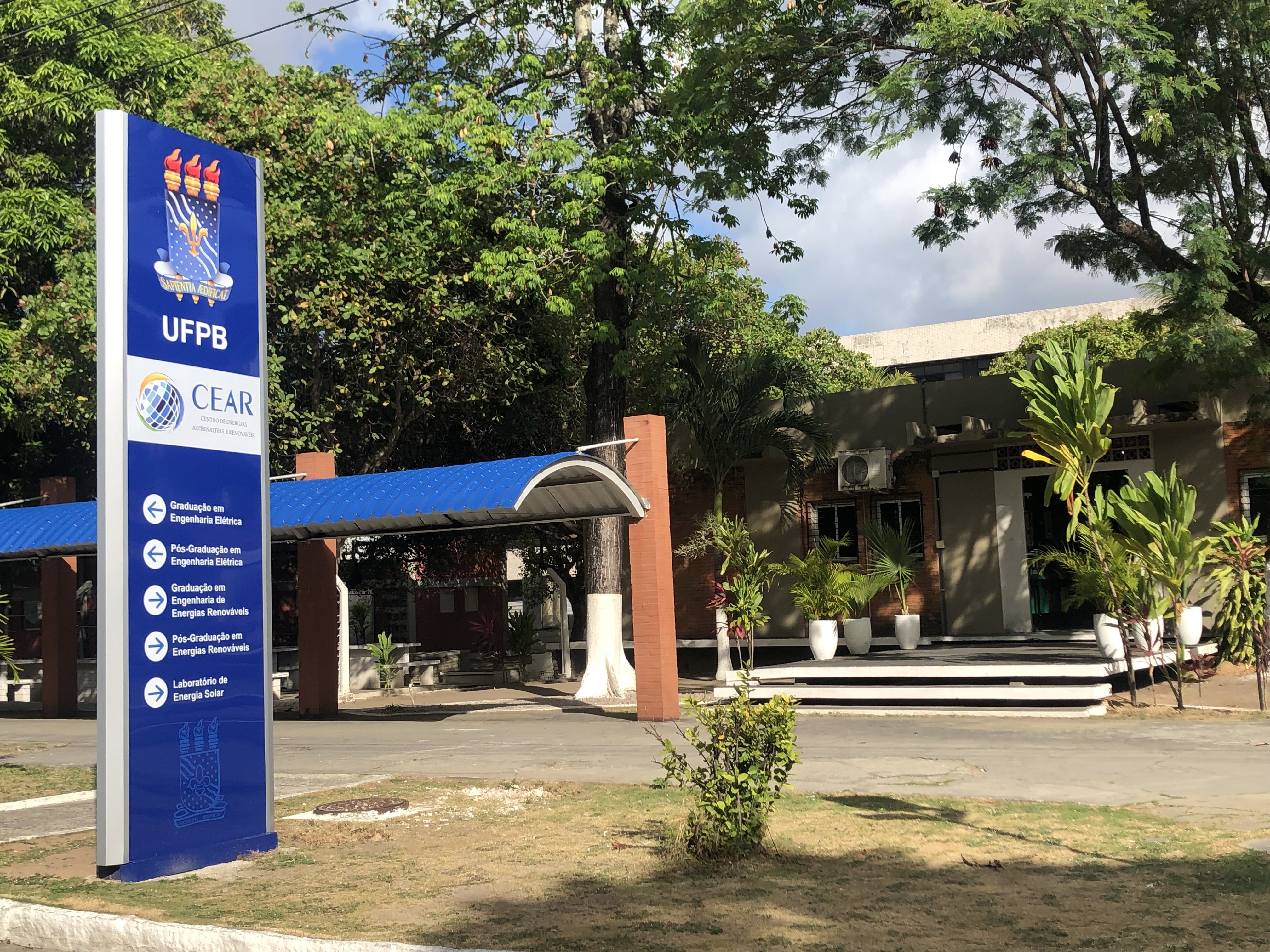 PESQUISADORES DA UFPB E DA UFABC DESENVOLVEM CARREGADORES INTELIGENTES COM USO DE ENERGIA FOTOVOLTAICA Foto: Angélica Gouveia